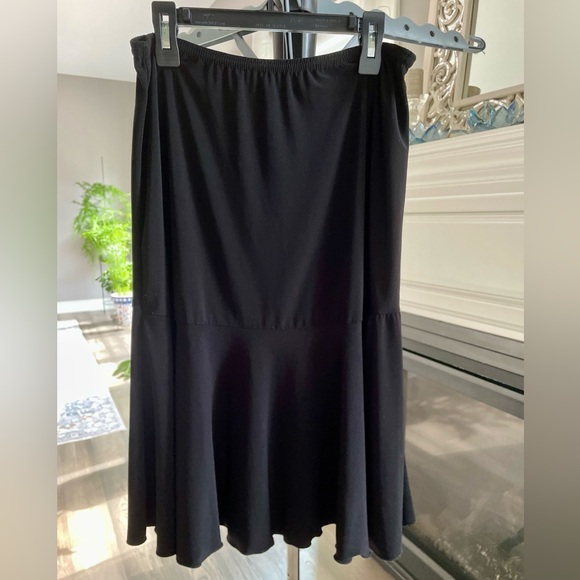 Black Skirt - Picture 4 of 4